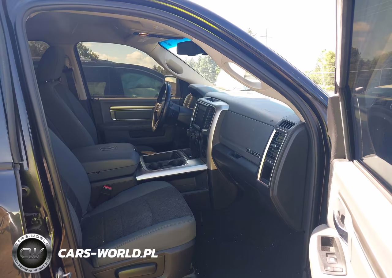 2018 Ram 1500 Big Horn 4X4 6'4 Box VIN:1C6RR7GG1JS231401 - 5