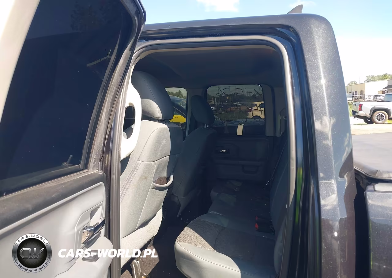 2018 Ram 1500 Big Horn 4X4 6'4 Box VIN:1C6RR7GG1JS231401 - 8