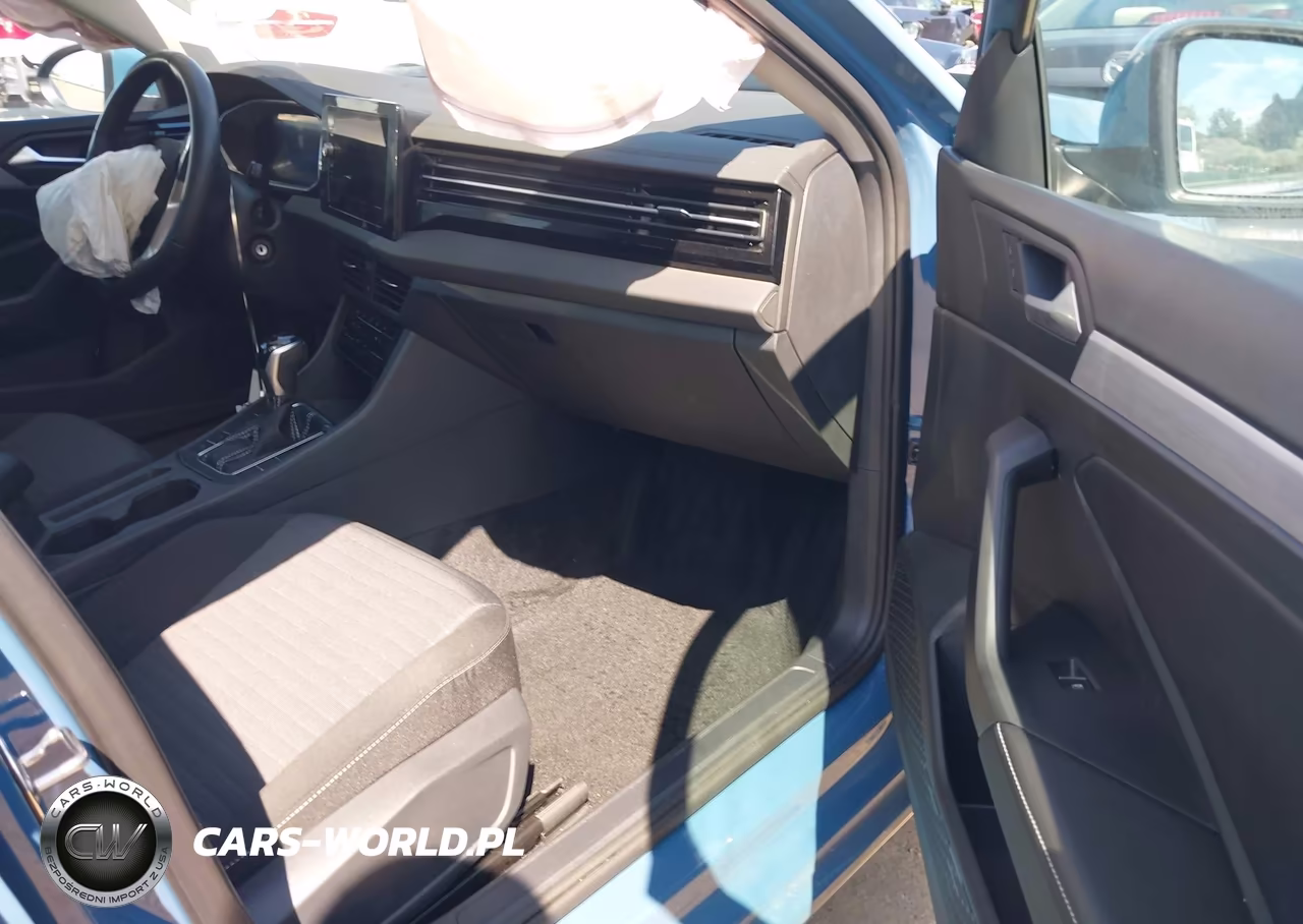 2026 Volkswagen Jetta S VIN:3VW5W7BU8TM033291 - 5