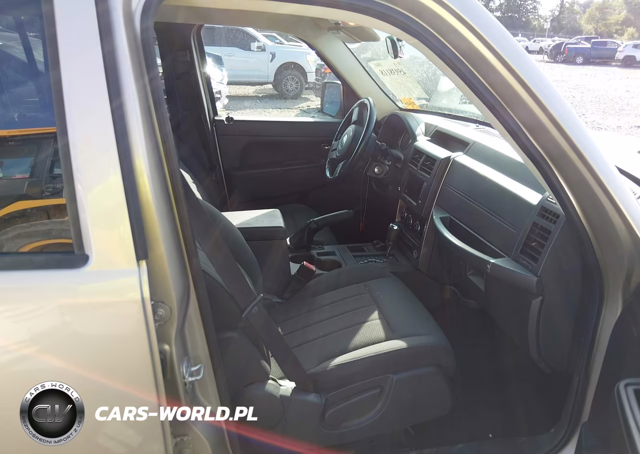 2011 Jeep Liberty Sport VIN:1J4PN2GK2BW530290 - 5