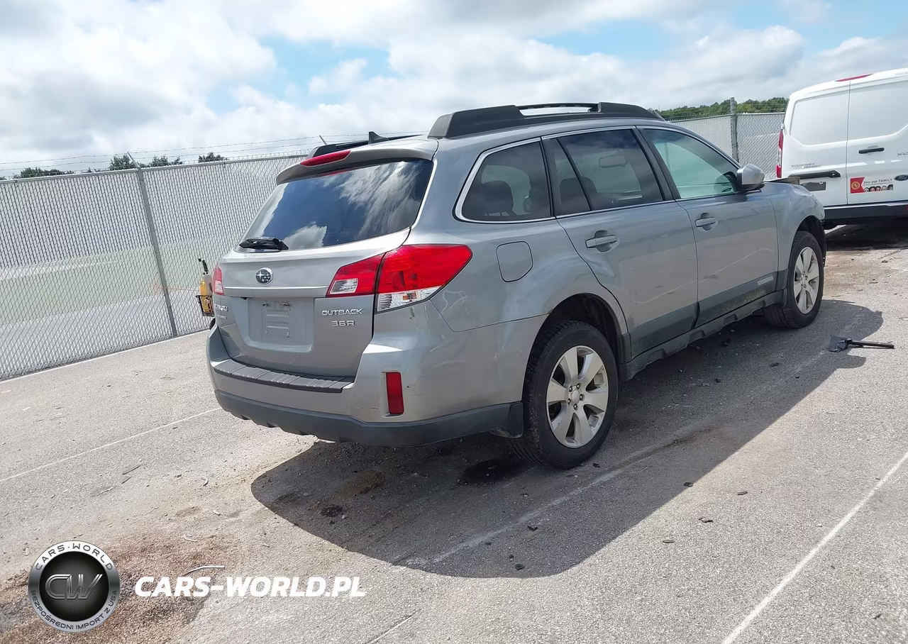 2011 Subaru Outback 3.6R Limited VIN:4S4BRDLCXB2327553 - 4
