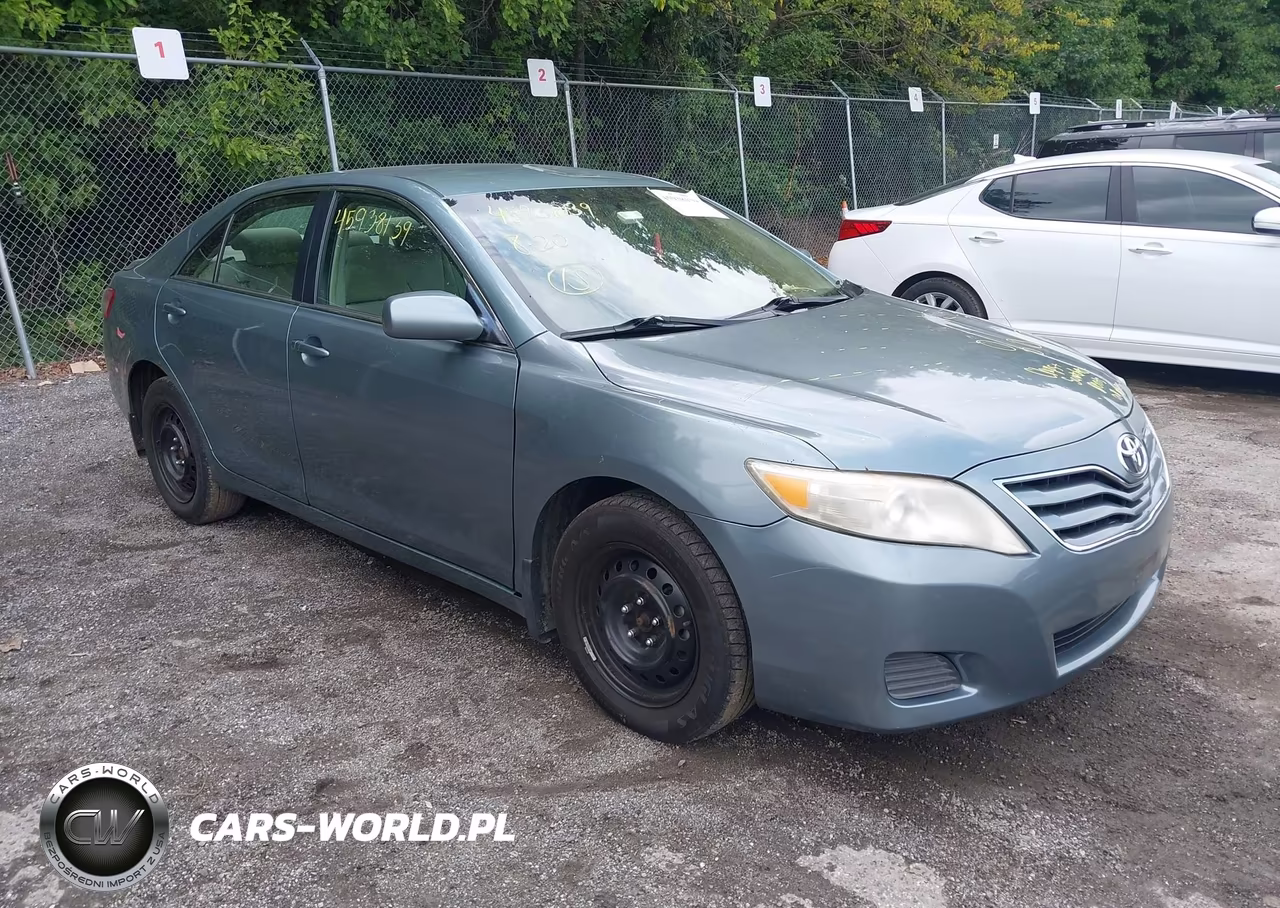 2010 Toyota Camry Le – zdjęcie 1 z 16