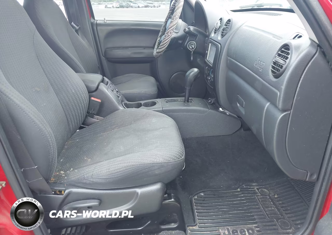 2003 Jeep Liberty Sport VIN:1J4GK48K03W633888 - 5