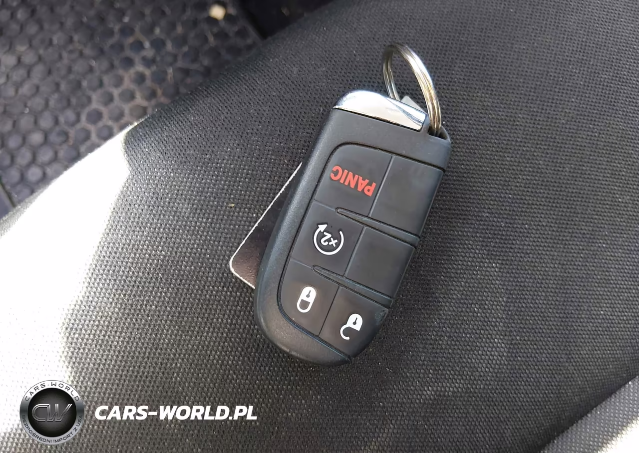 2021 Jeep Renegade Latitude 4X4 VIN:ZACNJDBB9MPM46105 - 11