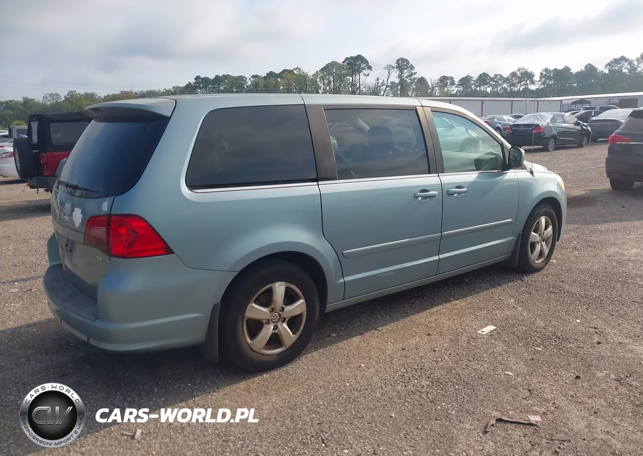 2010 Volkswagen Routan Se VIN:2V4RW3D12AR280267 - 4