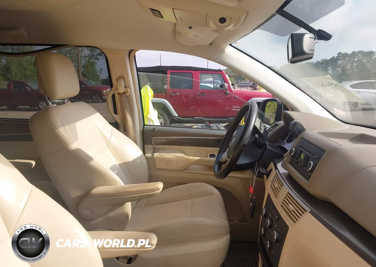 2010 Volkswagen Routan Se VIN:2V4RW3D12AR280267 - 5