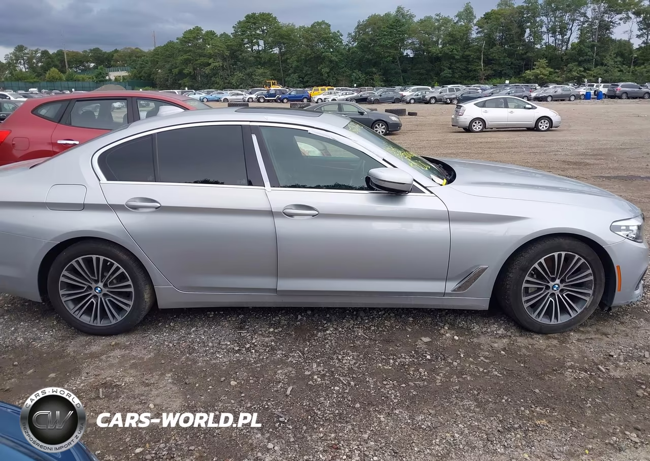 2019 BMW 5 Series 530I xDrive VIN:WBAJA7C54KWW07372 - 13