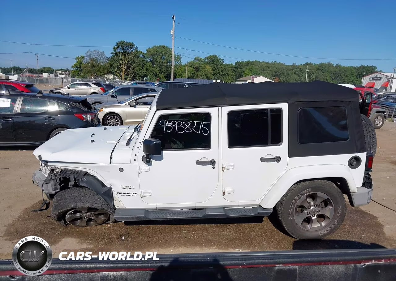 2017 Jeep Wrangler Unlimited Sahara 4X4 VIN:1C4HJWEG6HL559281 - 14
