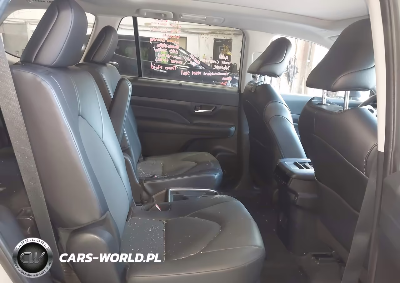 2025 Toyota Grand Highlander Xle VIN:5TDAAAB59SS092810 - 8