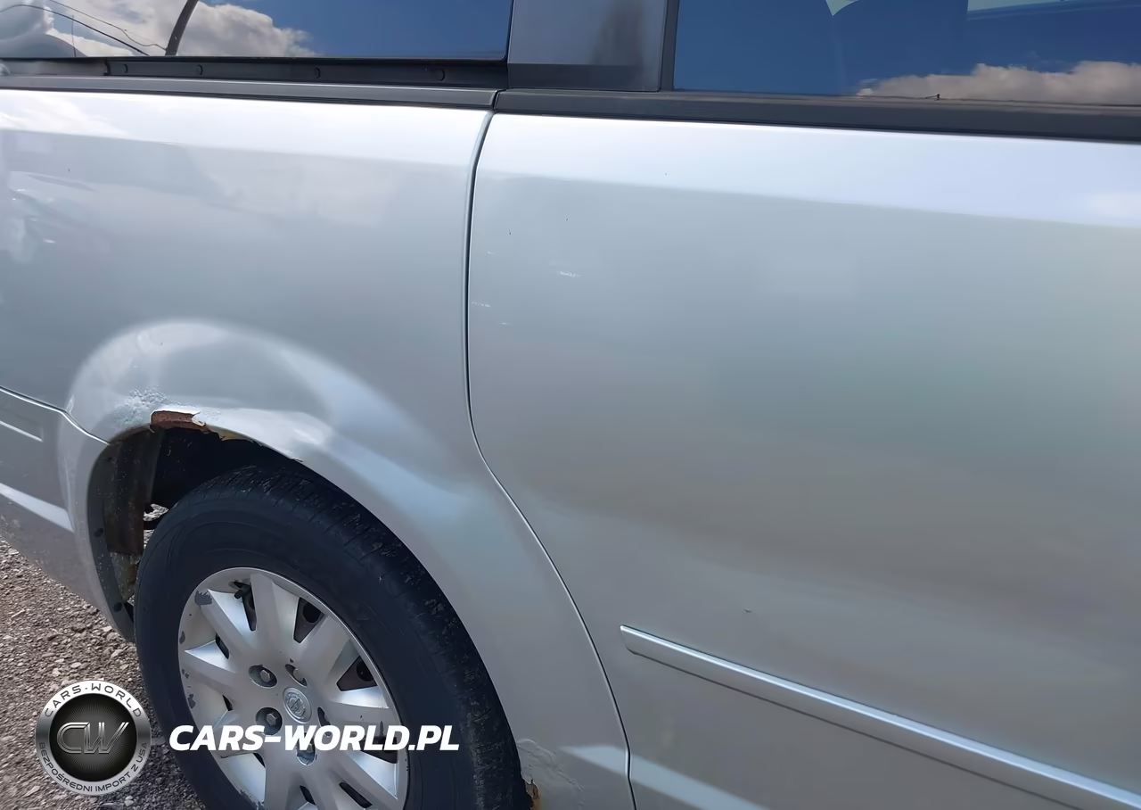 2008 Chrysler Town & Country Lx VIN:2A8HR44H98R768845 - 13