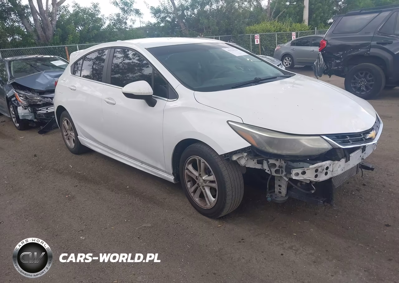 2018 Chevrolet Cruze Lt Auto – zdjęcie 1 z 17