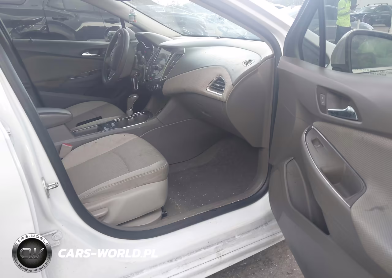 2018 Chevrolet Cruze Lt Auto VIN:3G1BE6SM9JS524859 - 5