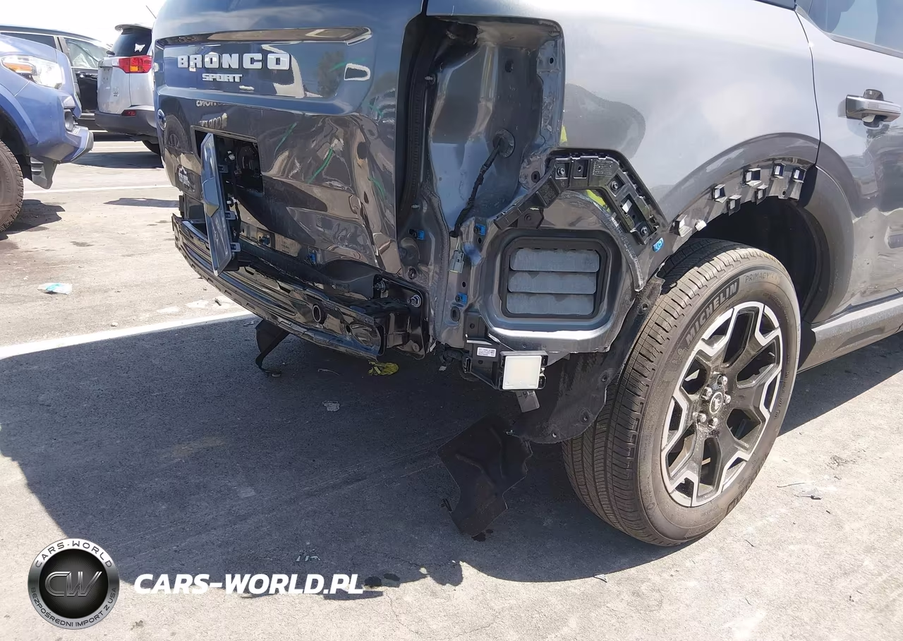 2025 Ford Bronco Sport Outer Banks VIN:3FMCR9CN3SRE25984 - 18