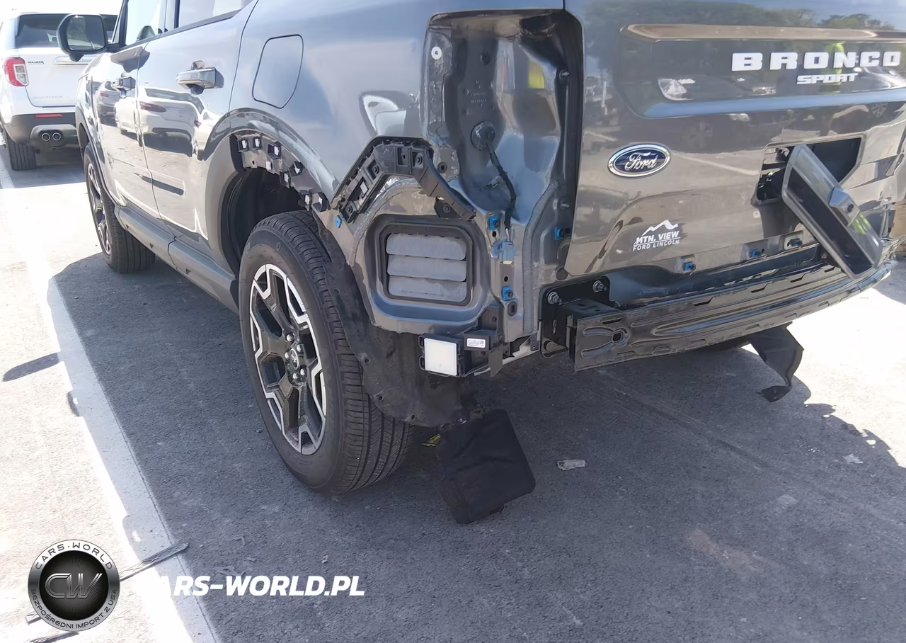 2025 Ford Bronco Sport Outer Banks VIN:3FMCR9CN3SRE25984 - 19