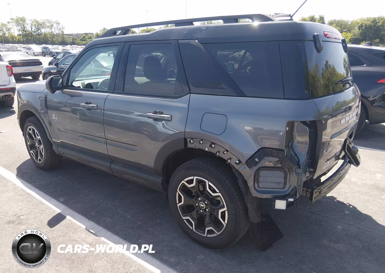 2025 Ford Bronco Sport Outer Banks VIN:3FMCR9CN3SRE25984 - 3