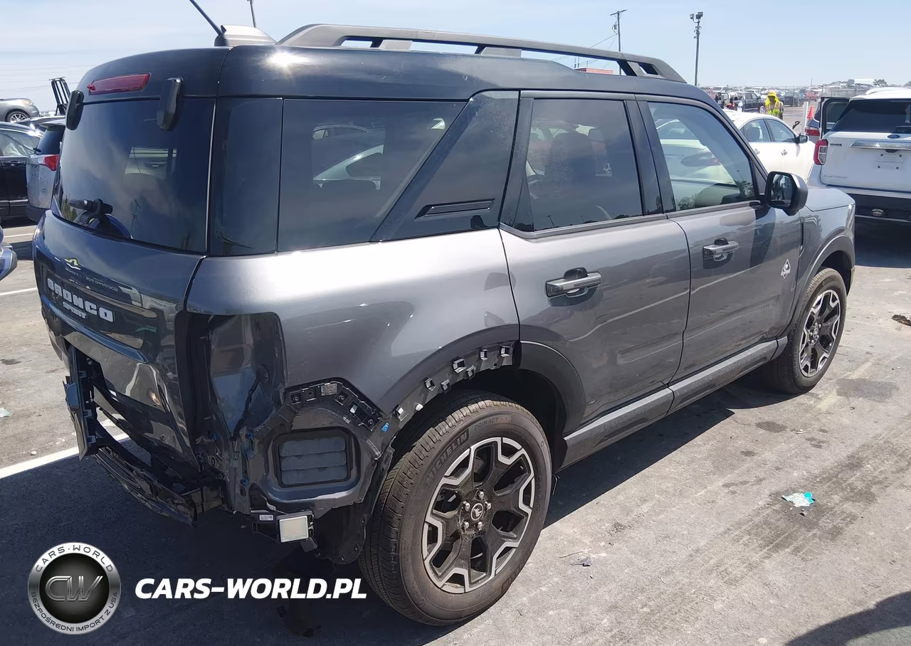 2025 Ford Bronco Sport Outer Banks VIN:3FMCR9CN3SRE25984 - 4