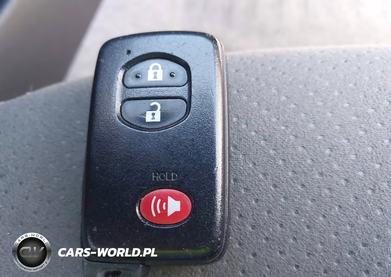 2015 Toyota Prius Two VIN:JTDKN3DUXF0401296 - 11