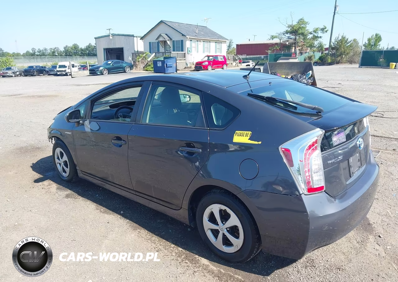 2015 Toyota Prius Two VIN:JTDKN3DUXF0401296 - 3