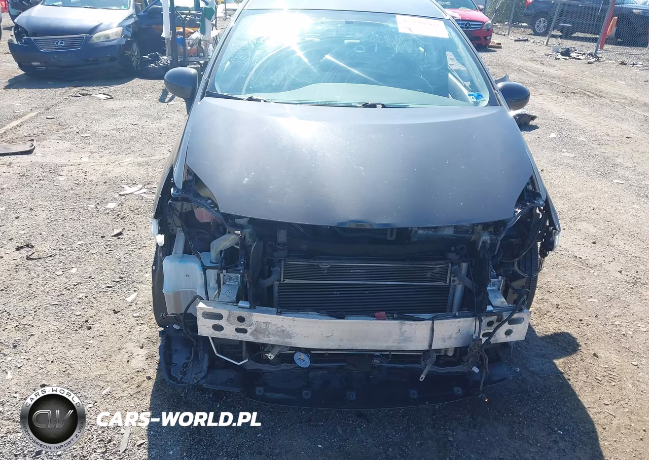 2015 Toyota Prius Two VIN:JTDKN3DUXF0401296 - 6