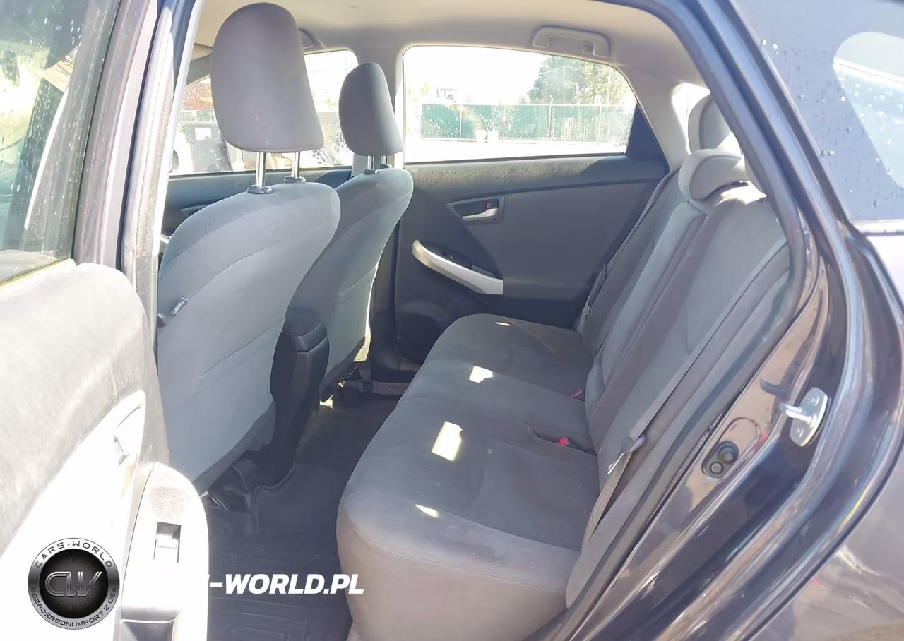 2015 Toyota Prius Two VIN:JTDKN3DUXF0401296 - 8