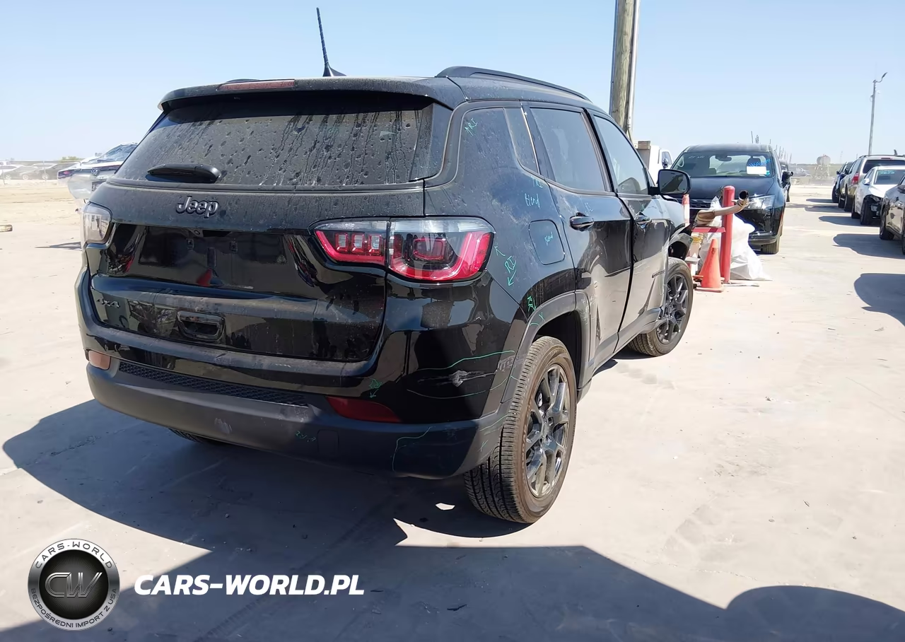 2025 Jeep Compass Latitude 4X4 VIN:3C4NJDBN5ST617662 - 4