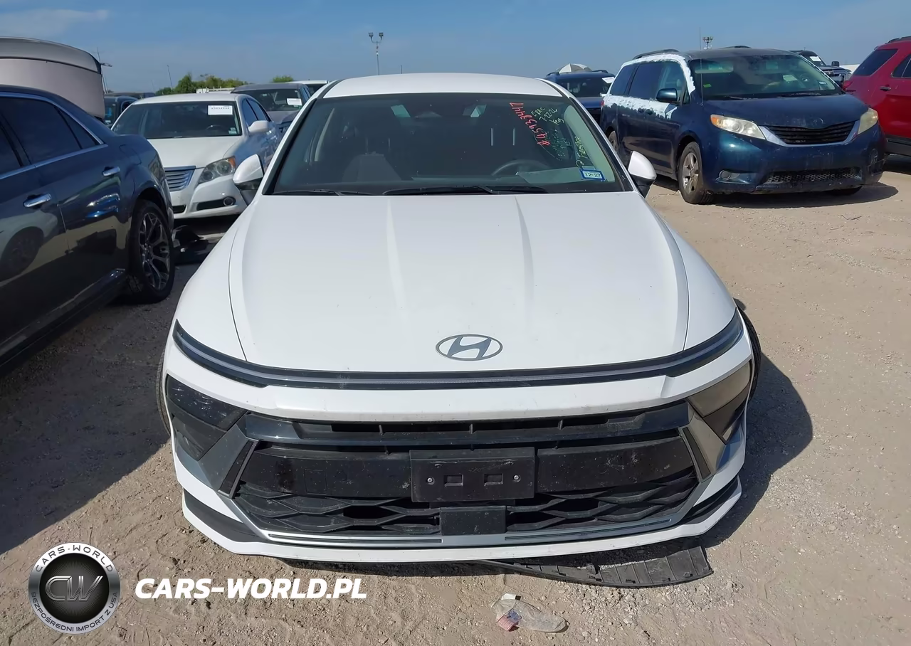 2026 Hyundai Sonata Hybrid Blue VIN:KMHL24JJ9TA148034 - 12