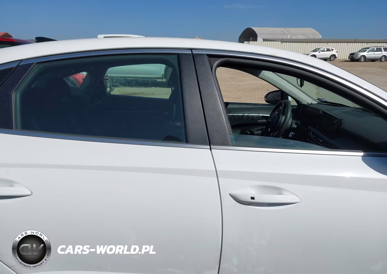 2026 Hyundai Sonata Hybrid Blue VIN:KMHL24JJ9TA148034 - 13