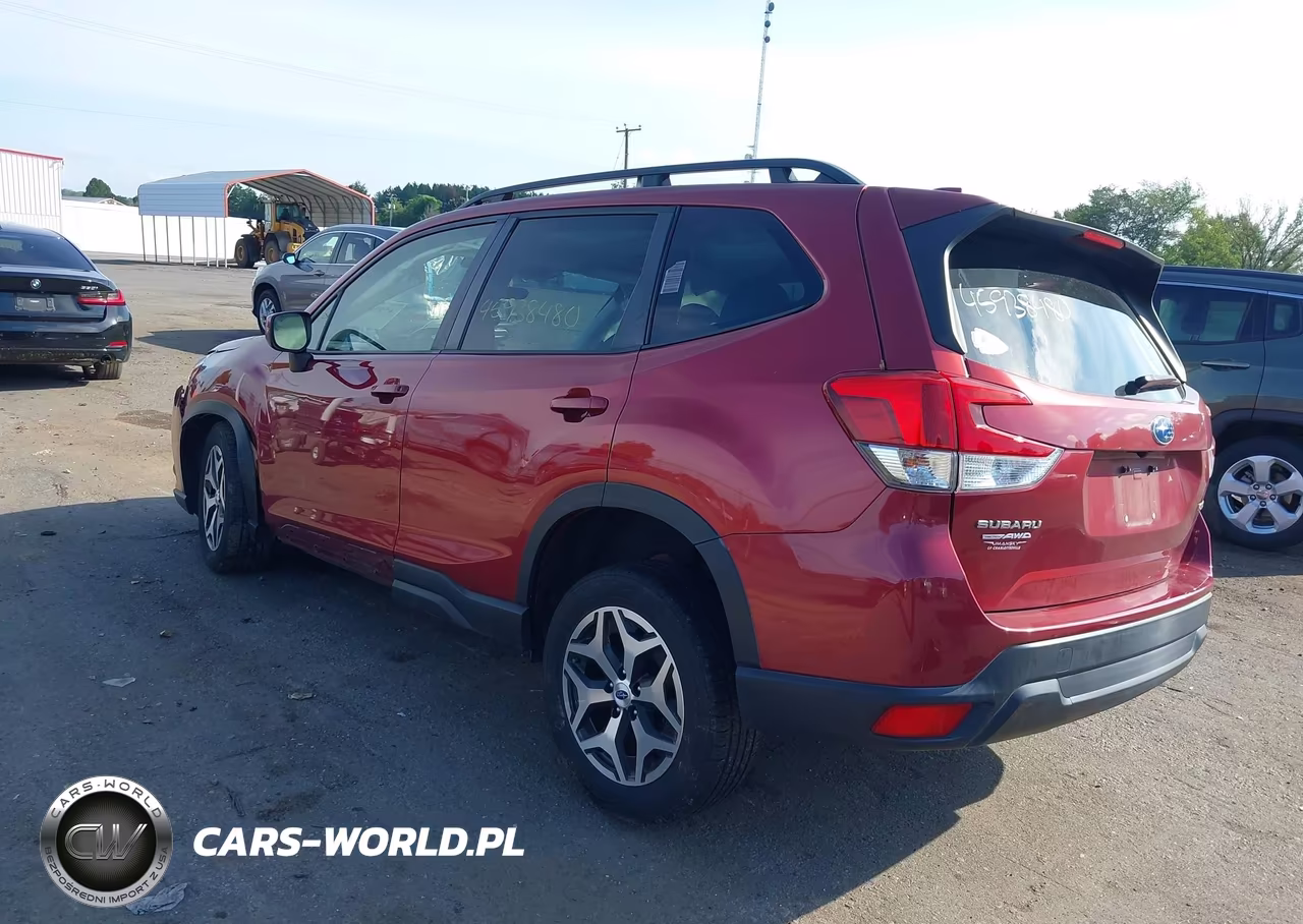 2022 Subaru Forester Premium VIN:JF2SKAEC3NH411608 - 3