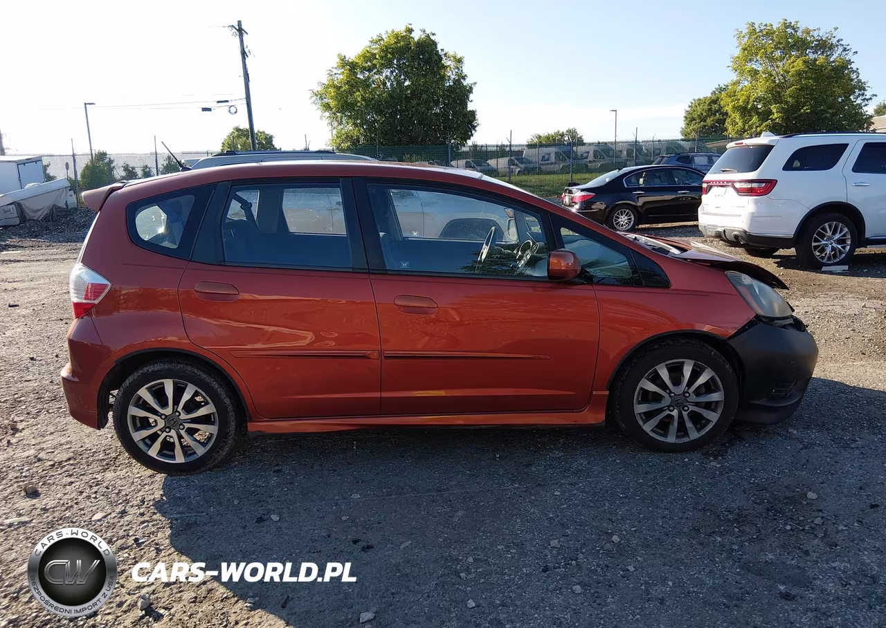 2012 Honda Fit Sport VIN:JHMGE8H57CC012744 - 13