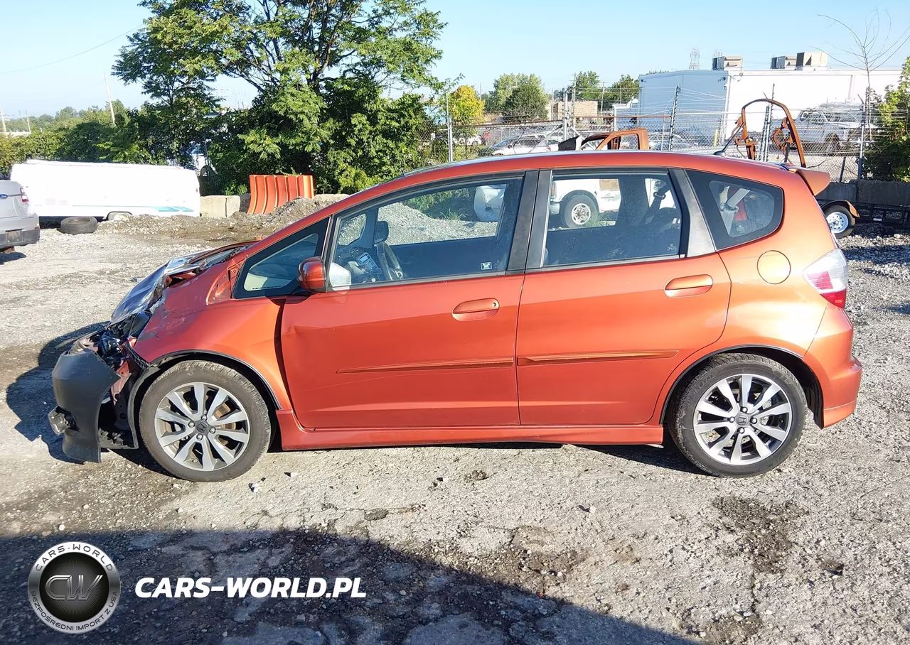 2012 Honda Fit Sport VIN:JHMGE8H57CC012744 - 14