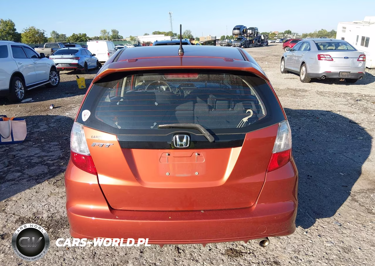 2012 Honda Fit Sport VIN:JHMGE8H57CC012744 - 16