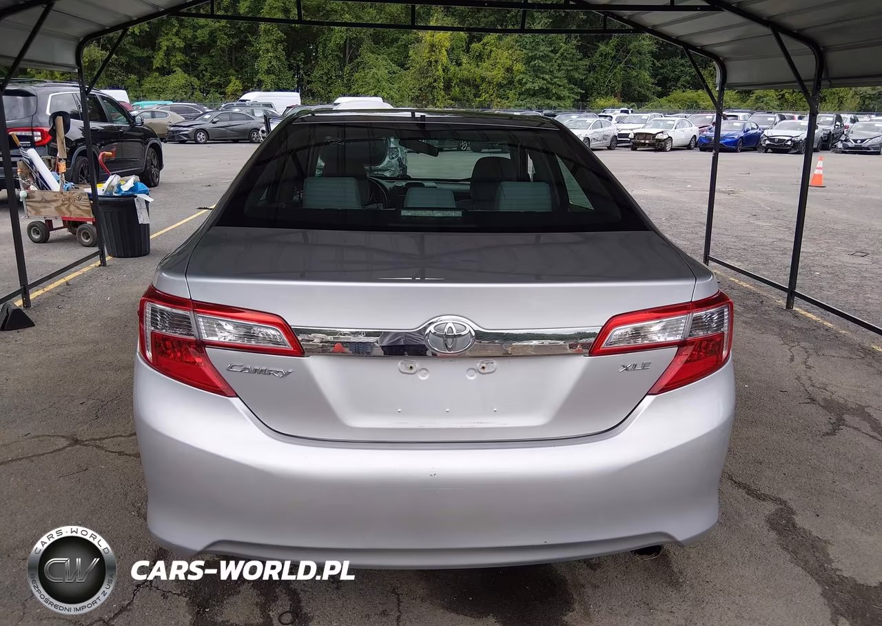 2014 Toyota Camry Xle VIN:4T4BF1FK5ER340350 - 17