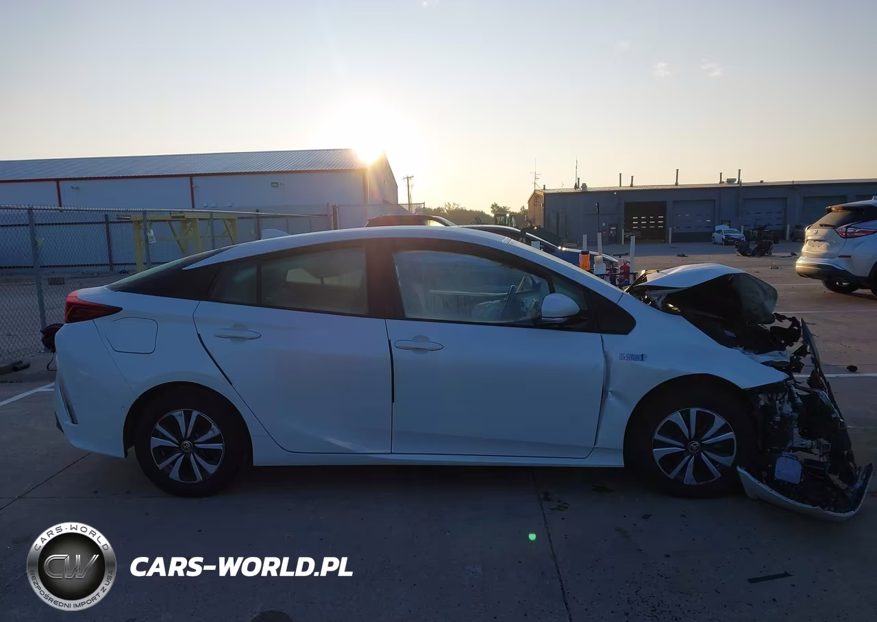 2017 Toyota Prius Prime Advanced VIN:JTDKARFPXH3048100 - 14