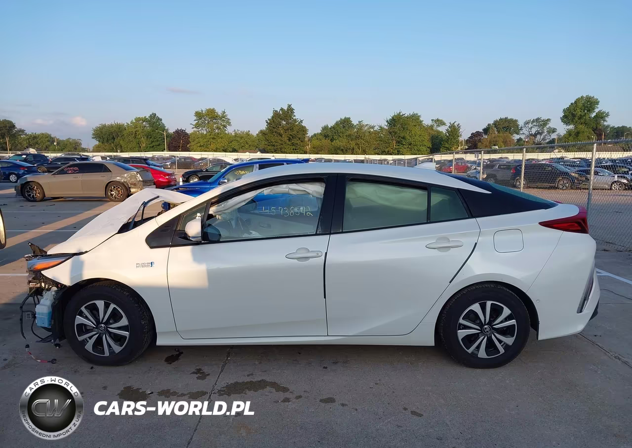 2017 Toyota Prius Prime Advanced VIN:JTDKARFPXH3048100 - 15