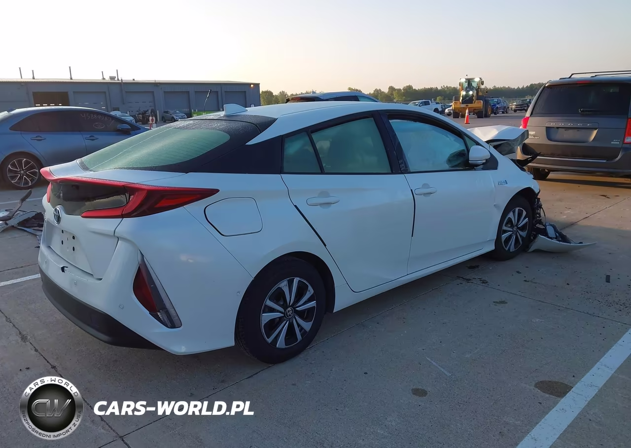 2017 Toyota Prius Prime Advanced VIN:JTDKARFPXH3048100 - 4