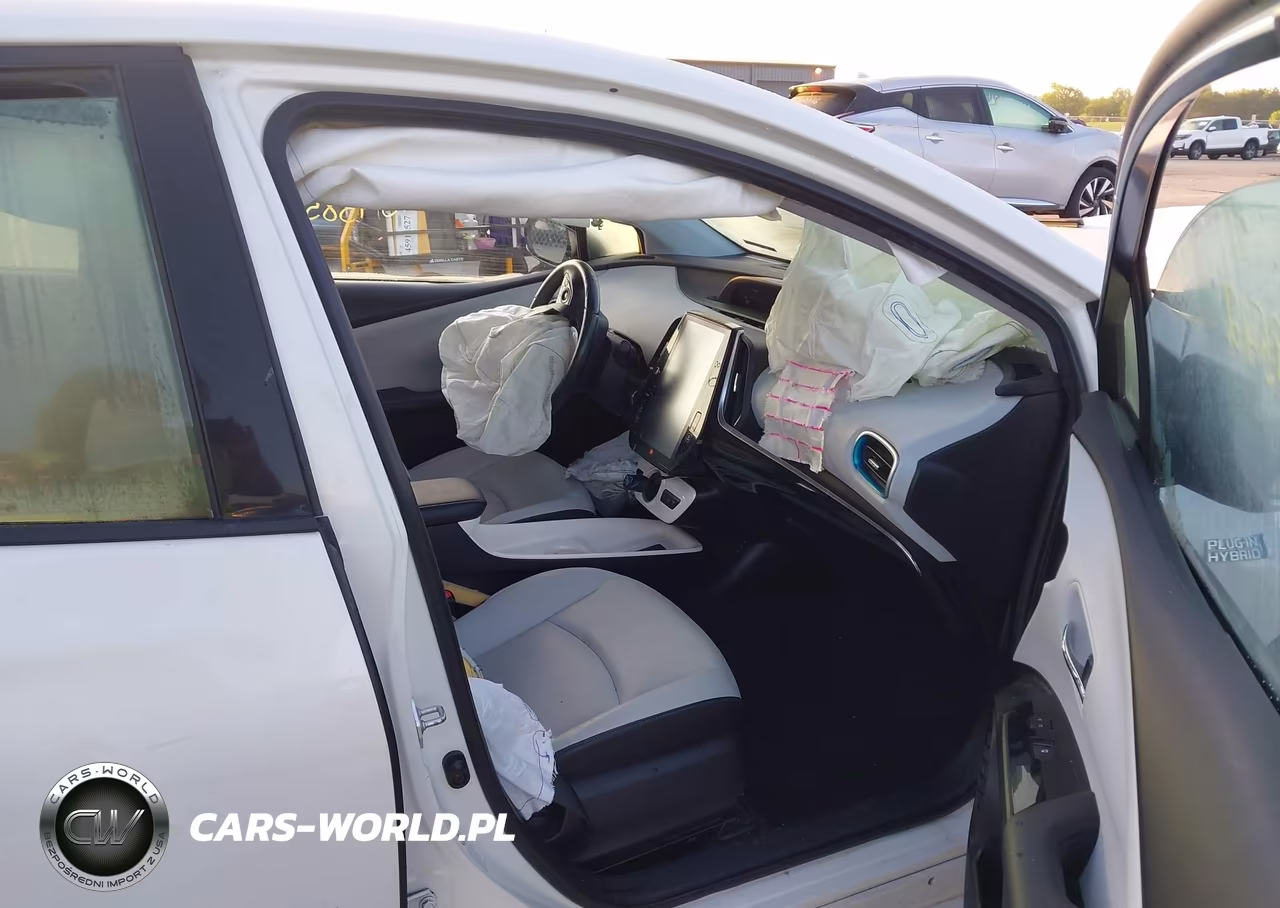 2017 Toyota Prius Prime Advanced VIN:JTDKARFPXH3048100 - 5