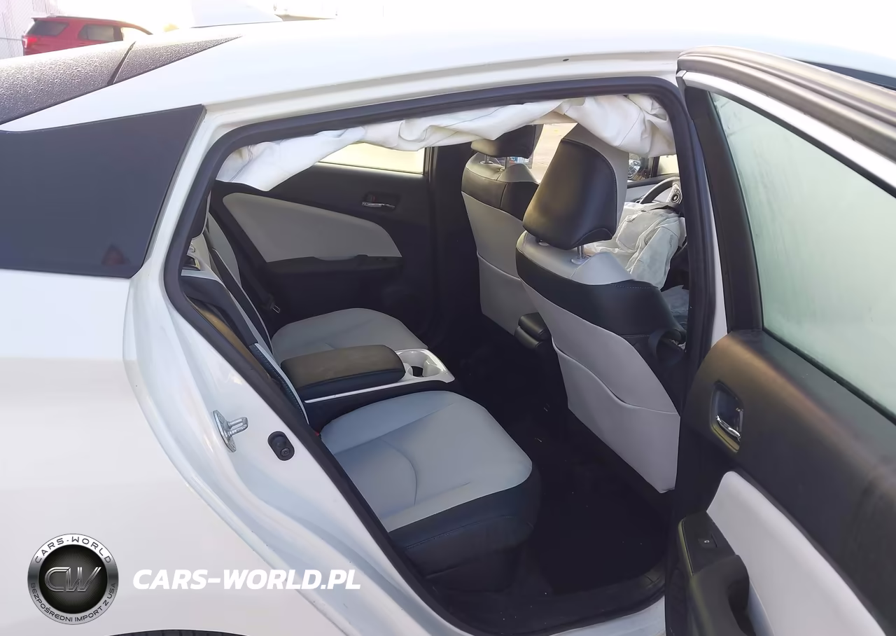 2017 Toyota Prius Prime Advanced VIN:JTDKARFPXH3048100 - 8