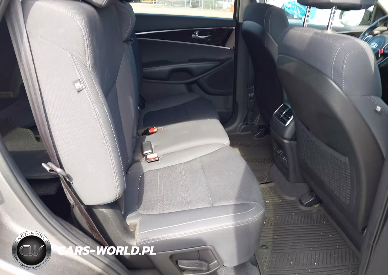 2018 Kia Sorento 2.4L Lx VIN:5XYPG4A31JG358536 - 8