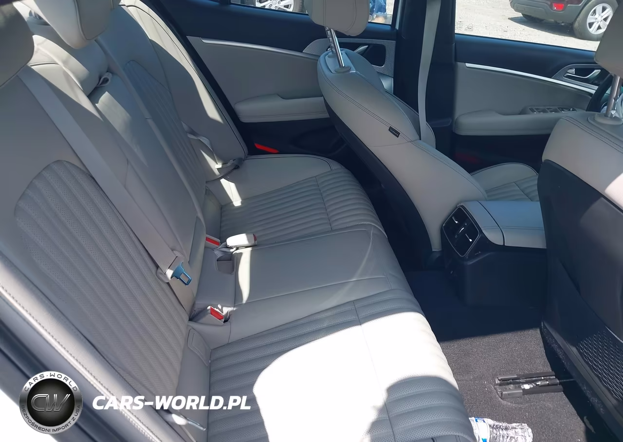 2023 Genesis G70 2.0T Awd VIN:KMTG34TA7PU109965 - 8