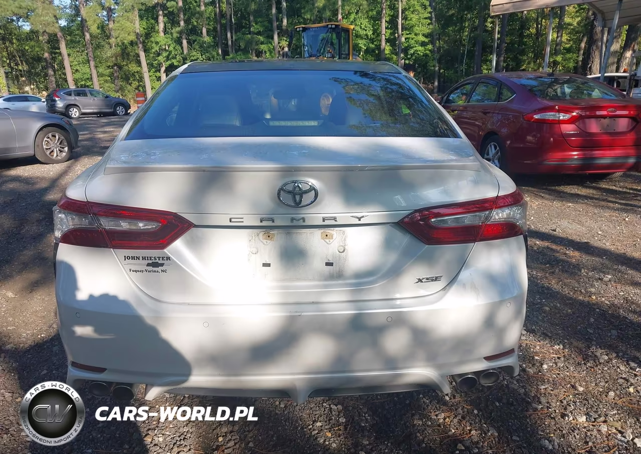 2018 Toyota Camry Xse VIN:4T1B61HK7JU018035 - 16