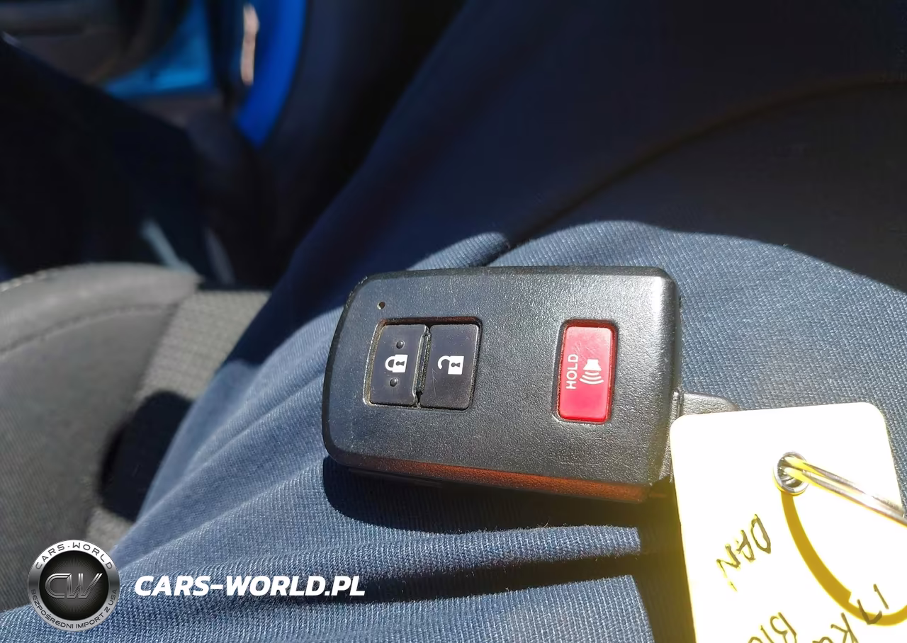 2017 Toyota Rav4 Xle VIN:2T3RFREV1HW679721 - 11