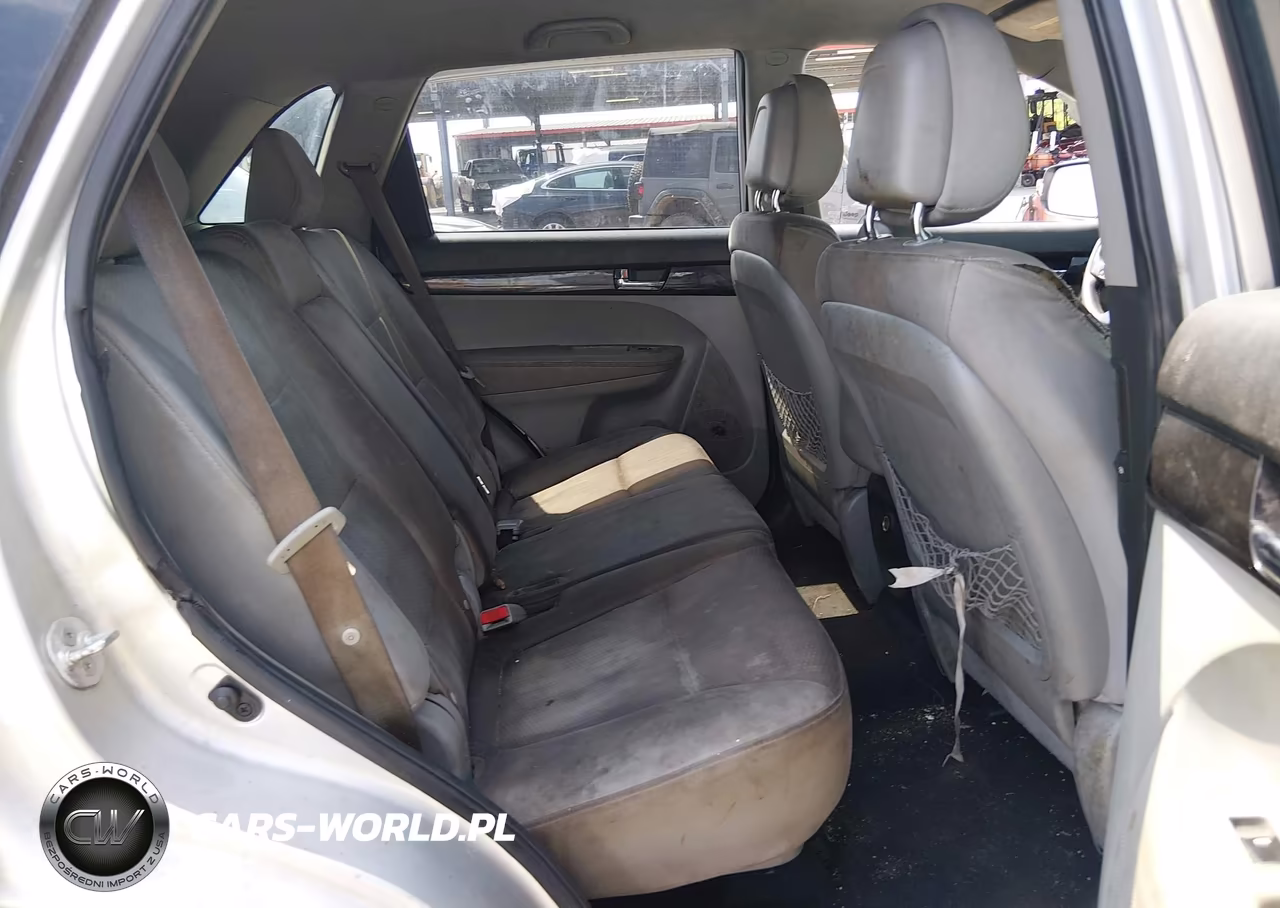 2011 Kia Sorento Lx VIN:5XYKT3A18BG075227 - 8