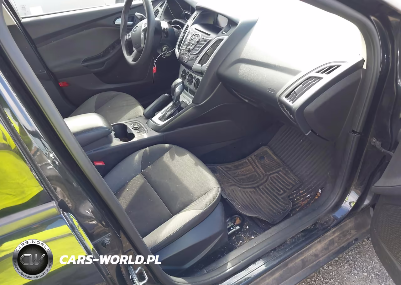 2014 Ford Focus Se VIN:1FADP3K24EL456740 - 5