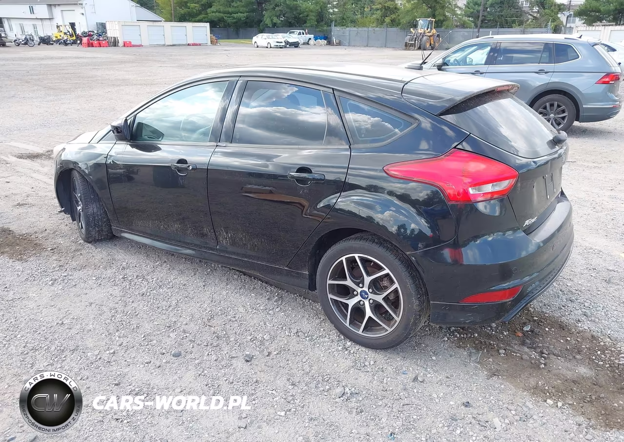 2016 Ford Focus Se VIN:1FADP3K20GL225630 - 3
