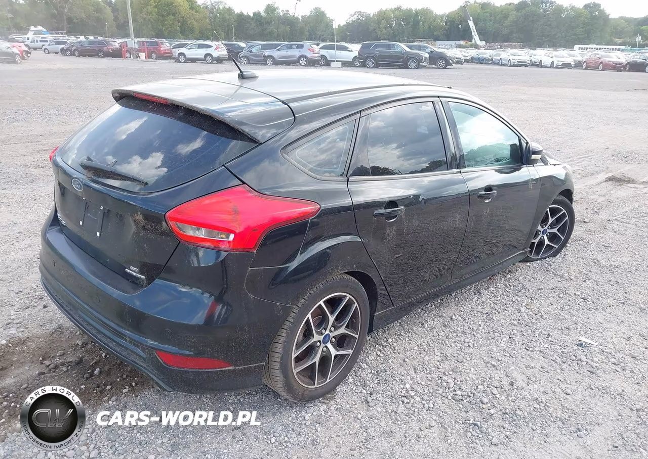 2016 Ford Focus Se VIN:1FADP3K20GL225630 - 4