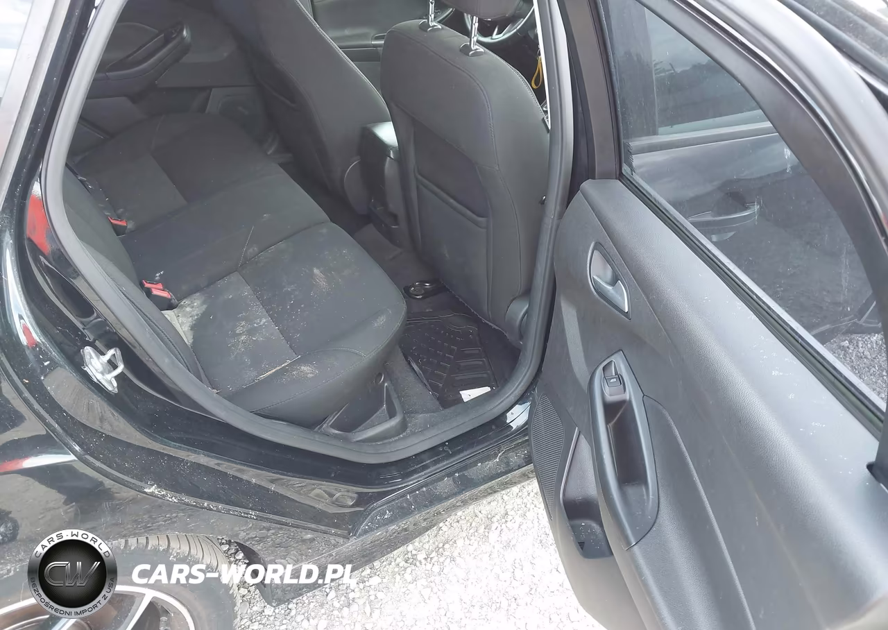 2016 Ford Focus Se VIN:1FADP3K20GL225630 - 8