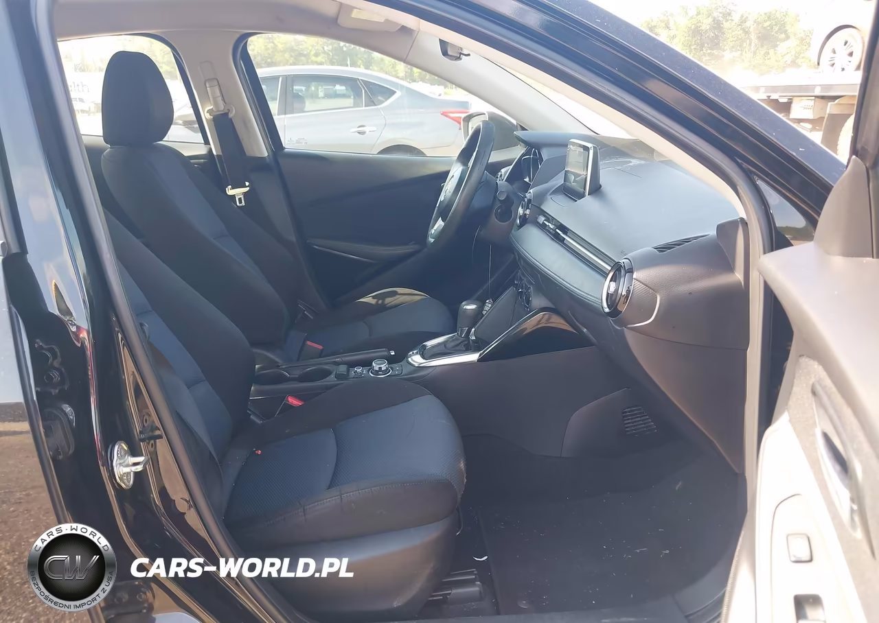 2017 Toyota Yaris Ia VIN:3MYDLBYV3HY183370 - 5