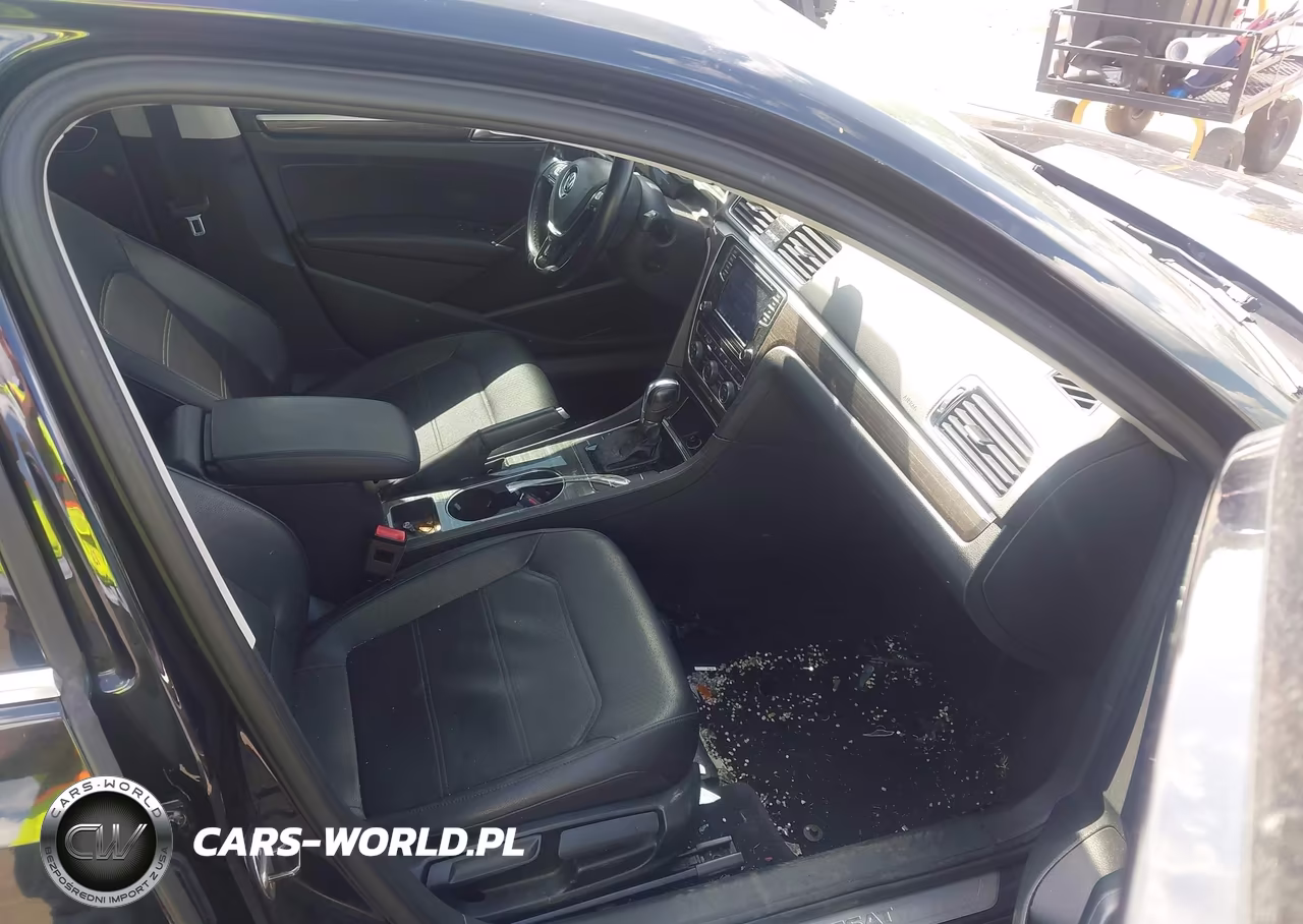 2018 Volkswagen Passat 2.0T Se VIN:1VWBA7A3XJC001919 - 5