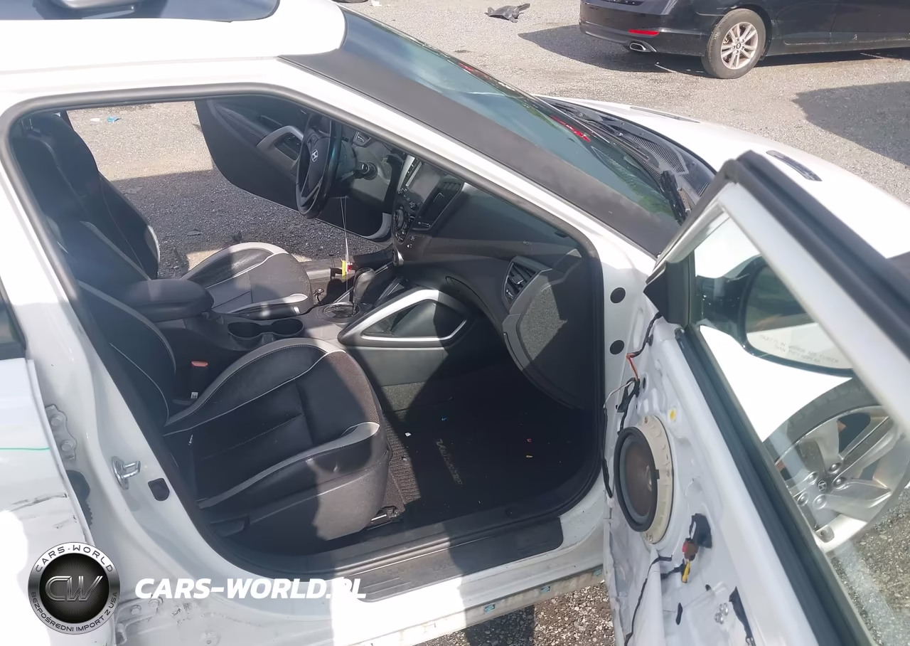 2015 Hyundai Veloster Turbo VIN:KMHTC6AE3FU217170 - 5