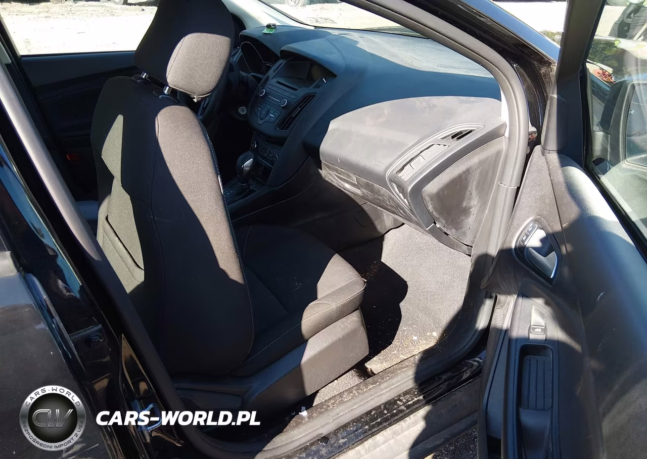 2017 Ford Focus Se VIN:1FADP3F24HL212147 - 5